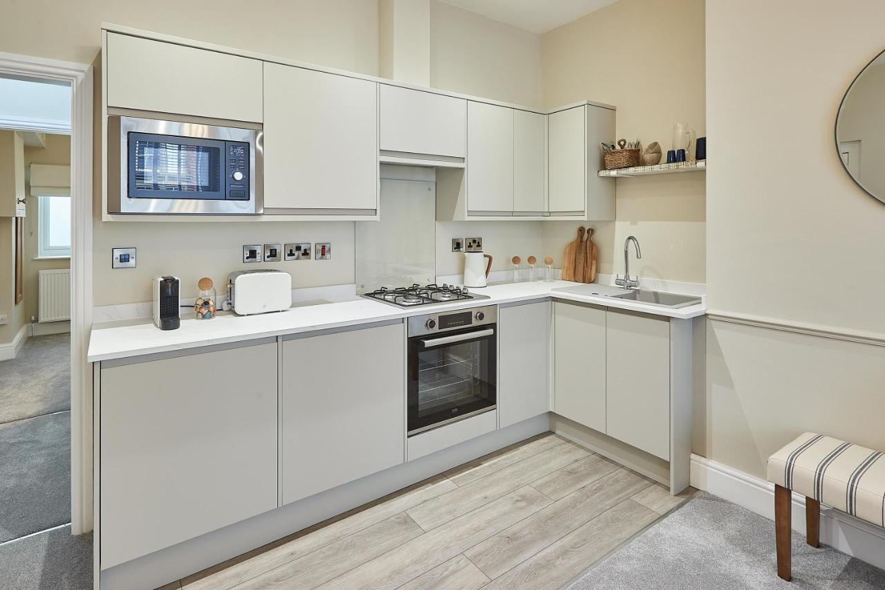 Host & - Normanby Terrace