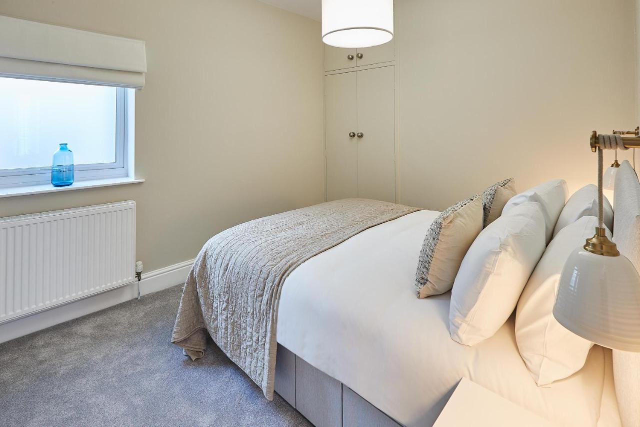 Host & - Normanby Terrace *