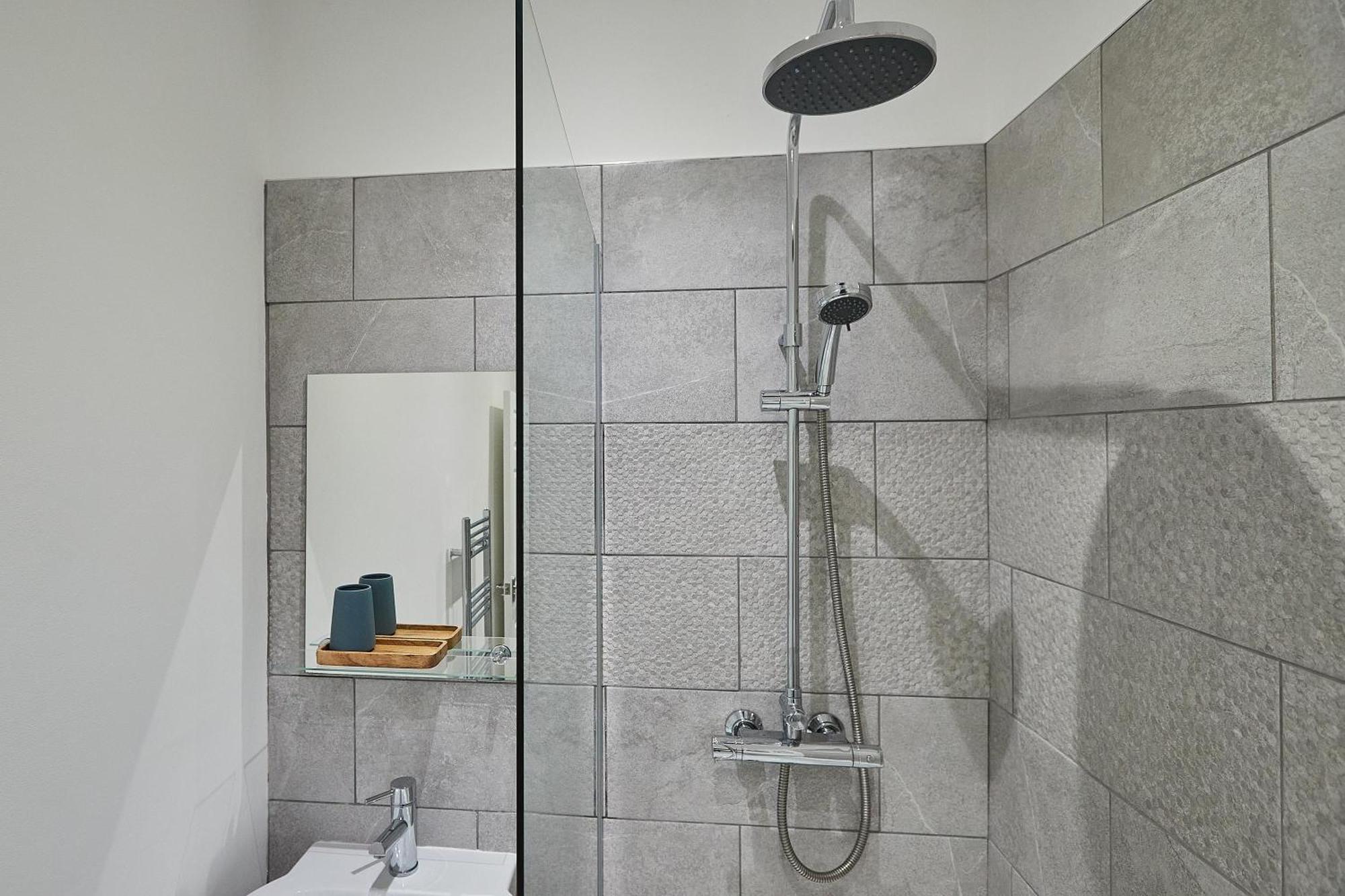 Host & - Normanby Terrace